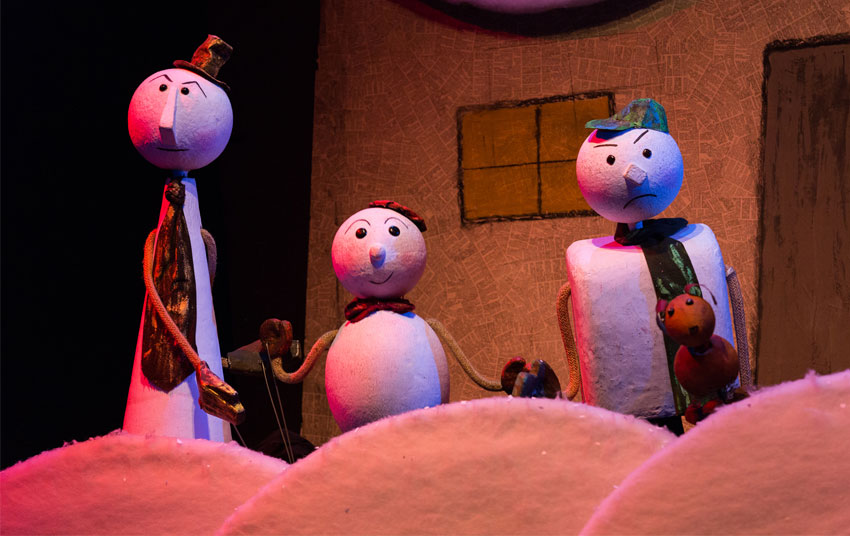 Το κουκλοθέατρο "Οι τρεις Χιονάνθρωποι" στο Εργαστήρι Μαιρηβή