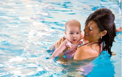 Baby swimming - Χρήσιμες συμβουλές και οδηγίες