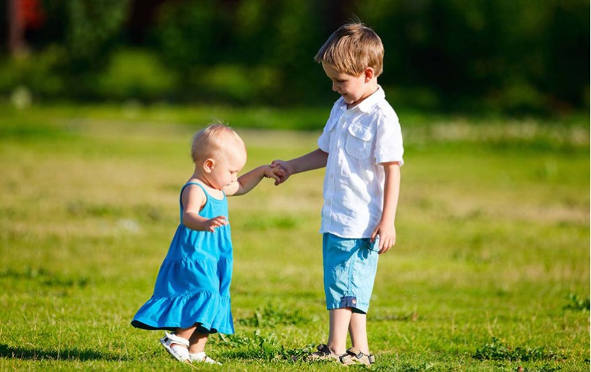 toddler-boy-and-baby-girl-in-greefield