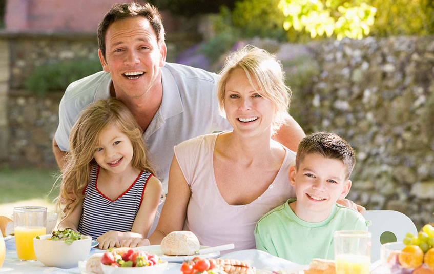 family-eating-breakfast-2